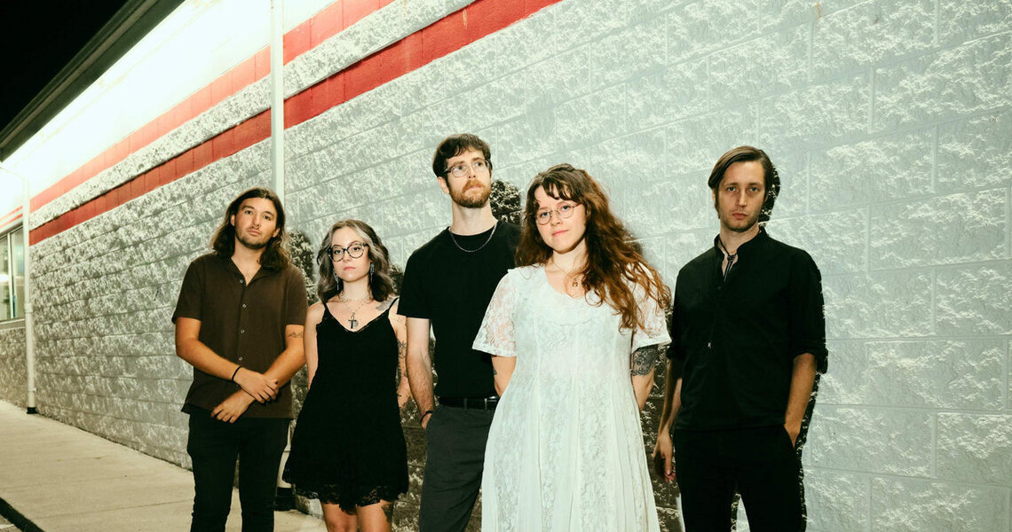 New Music: Sungaze – Always Looking Behind New Music: Sungaze – Always Looking Behind