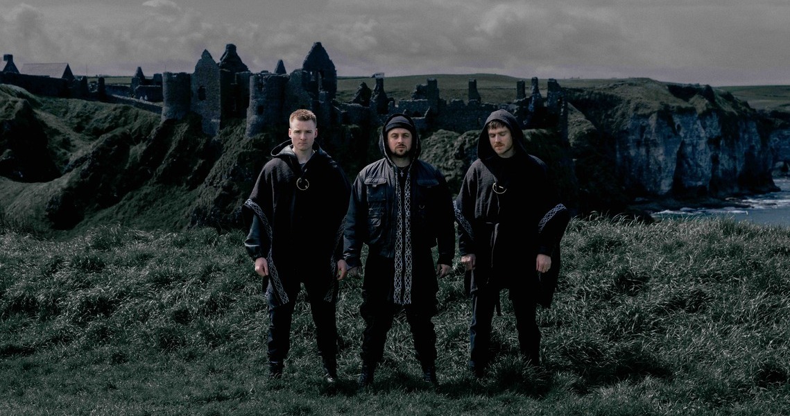 New Music: Chasing Abbey – Greedy Pigs